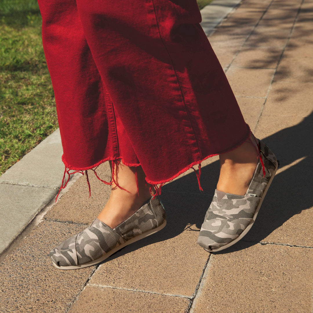 Toms camo clearance shoes