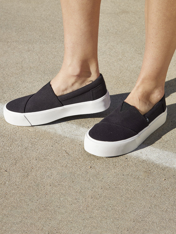 Toms slip best sale on canvas shoes